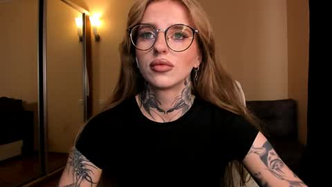 Snapshot of harley_kimm chatting on April 29, 5:22 am Julia online show from April 29, 5:22 am