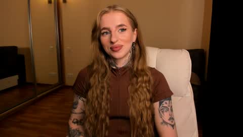 Snapshot of harley_kimm chatting on June 4, 5:57 am Julia online show from June 4, 5:57 am