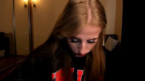 Snapshot of harley_kimm chatting on June 12, 6:12 am Julia online show from June 12, 6:12 am
