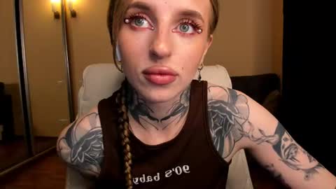 Snapshot of harley_kimm chatting on June 20, 5:43 am Julia online show from June 20, 5:43 am