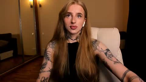Snapshot of harley_kimm chatting on June 27, 5:45 am Julia online show from June 27, 5:45 am