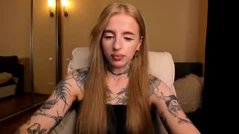 Snapshot of harley_kimm chatting on July 3, 5:25 am Julia online show from July 3, 5:25 am
