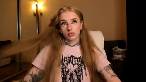 Snapshot of harley_kimm chatting on July 6, 5:48 am Julia online show from July 6, 5:48 am