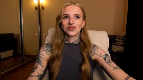 Snapshot of harley_kimm chatting on July 7, 5:43 am Julia online show from July 7, 5:43 am