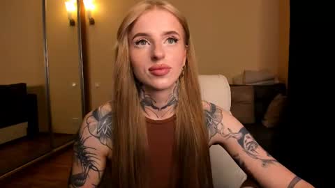 Snapshot of harley_kimm chatting on July 24, 6:11 am Julia online show from July 24, 6:11 am