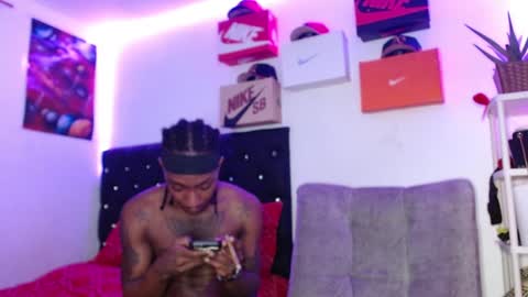 Snapshot of harley_quinnn111 chatting on December 26, 9:04 pm harley_quinnn111 online show from December 26, 9:04 pm