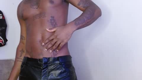 Snapshot of harley_quinnn111 chatting on November 16, 7:30 pm harley_quinnn111 online show from November 16, 7:30 pm