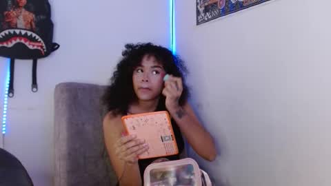 Snapshot of harley_quinnn111 chatting on February 23, 9:45 pm harley_quinnn111 online show from February 23, 9:45 pm