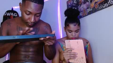 Snapshot of harley_quinnn111 chatting on March 27, 10:09 pm harley_quinnn111 online show from March 27, 10:09 pm