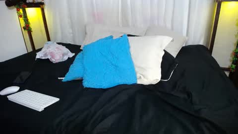 Snapshot of harley_quinns1 chatting on March 6, 11:53 pm harley_quinns1 online show from March 6, 11:53 pm