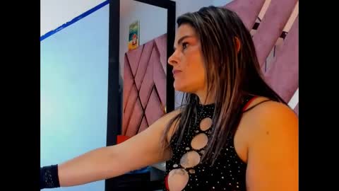 Snapshot of harleyhot_ chatting on March 13, 2:23 pm harleyhot_ online show from March 13, 2:23 pm