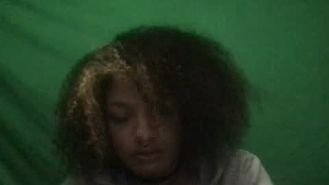 Snapshot of harmonycoxx_ chatting on February 15, 1:46 am Nicky online show from February 15, 1:46 am