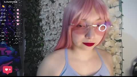 Snapshot of harmonys_couple_ chatting on April 20, 7:04 pm Harmonys World online show from April 20, 7:04 pm