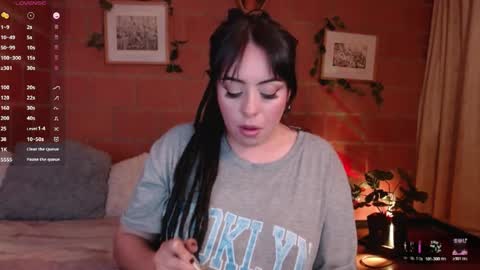 Snapshot of harmonyy01 chatting on May 11, 1:22 am Harmony Please help me to reach 100 thumbs up online show from May 11, 1:22 am
