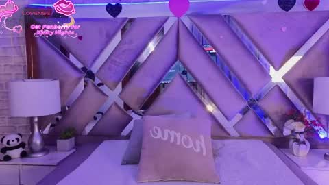 Snapshot of harperwest_ chatting on March 24, 8:36 pm Harper online show from March 24, 8:36 pm