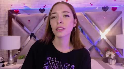 Snapshot of harperwest_ chatting on March 27, 8:52 pm Harper online show from March 27, 8:52 pm