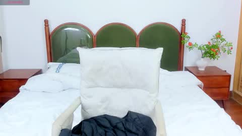 helen online show from February 5, 2:49 am