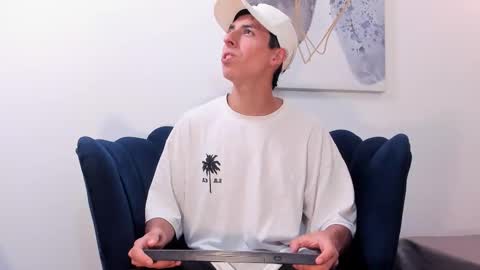   H  K   online show from October 8, 8:50 pm