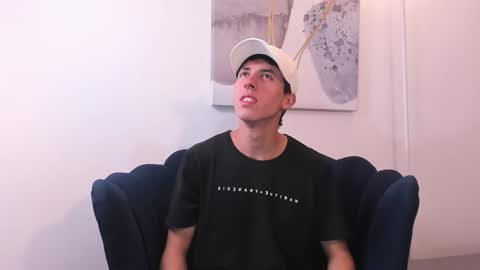   H  K   online show from October 15, 3:06 am