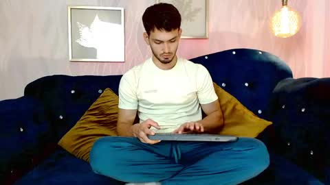 Snapshot of harryfosster chatting on June 1, 6:31 pm Harry online show from June 1, 6:31 pm