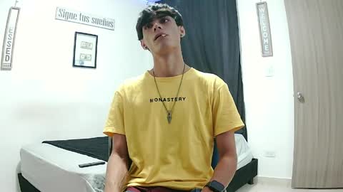 Snapshot of harrythomson1 chatting on June 7, 3:32 am harry thomson online show from June 7, 3:32 am