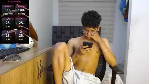 Snapshot of harrytwink18 chatting on September 12, 4:18 pm HARRY online show from September 12, 4:18 pm