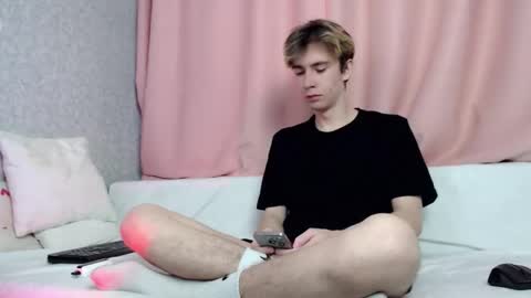 harvey_foster online show from December 3, 7:38 am