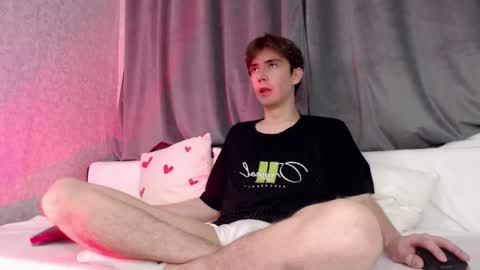 Snapshot of harvey_foster chatting on January 12, 2:11 pm harvey_foster online show from January 12, 2:11 pm