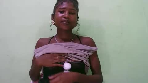 hasleyinah online show from March 1, 7:05 pm