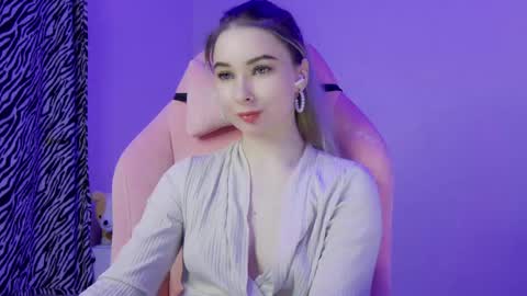 Anna online show from April 22, 11:28 pm