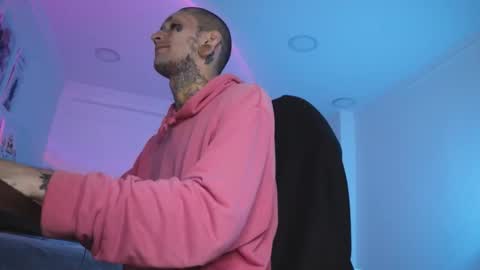 More content   2   online show from October 19, 3:29 am