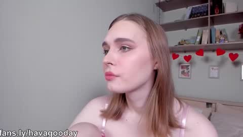 Mia online show from February 14, 6:43 am