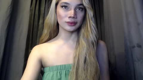 LALA A online show from November 13, 10:25 am