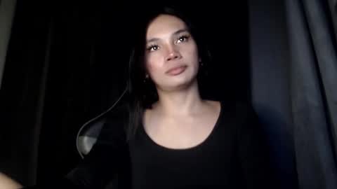 LALA A online show from November 17, 4:57 pm