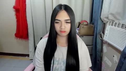 Snapshot of hawadiha chatting on February 24, 9:51 am LIX online show from February 24, 9:51 am
