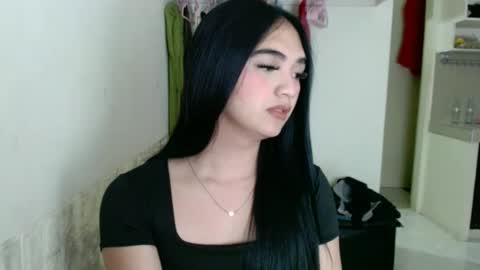 Snapshot of hawadiha chatting on April 3, 2:15 pm LIX online show from April 3, 2:15 pm