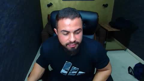 Snapshot of hayeswood chatting on October 30, 6:15 am HayesWood online show from October 30, 6:15 am