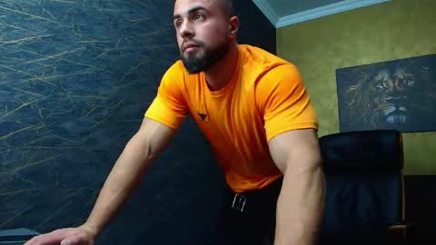 Snapshot of hayeswood chatting on November 8, 6:13 am HayesWood online show from November 8, 6:13 am