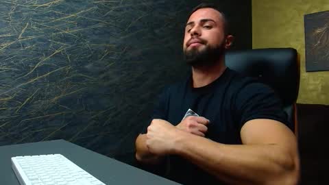 Snapshot of hayeswood chatting on November 13, 6:01 am HayesWood online show from November 13, 6:01 am