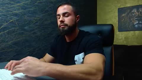 Snapshot of hayeswood chatting on November 15, 6:00 am HayesWood online show from November 15, 6:00 am