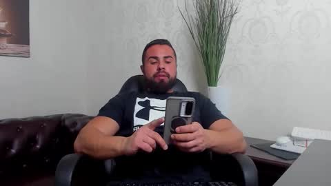 Snapshot of hayeswood chatting on November 21, 5:50 am HayesWood online show from November 21, 5:50 am