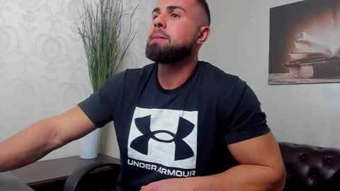 Snapshot of hayeswood chatting on November 28, 6:05 am HayesWood online show from November 28, 6:05 am