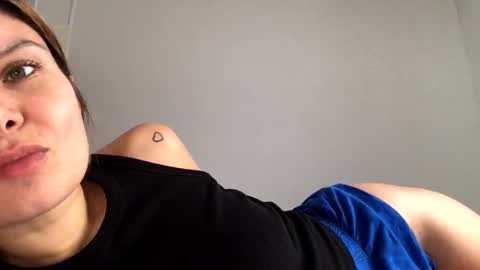 Snapshot of hayle_emmie chatting on October 14, 11:11 am Hayle online show from October 14, 11:11 am