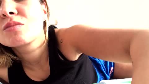 Snapshot of hayle_emmie chatting on October 17, 12:08 pm Hayle online show from October 17, 12:08 pm