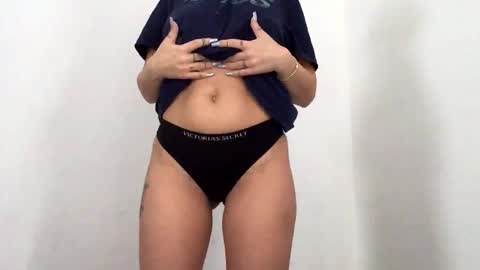 Snapshot of hayle_emmie chatting on December 5, 10:02 am Hayle online show from December 5, 10:02 am