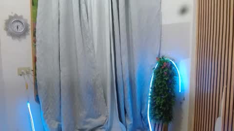 Snapshot of hazel_joy chatting on October 13, 4:18 pm hazel_joy online show from October 13, 4:18 pm