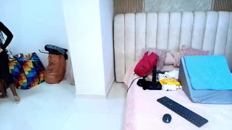 kataleya online show from November 8, 7:12 pm