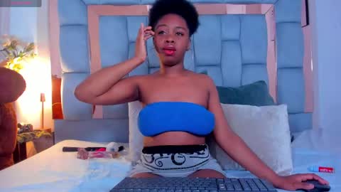 hazel_lanee online show from June 5, 5:36 am