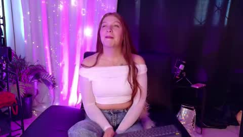 hazel_muller online show from February 14, 1:30 pm