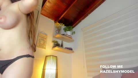 Im Hazel online show from December 3, 8:28 pm